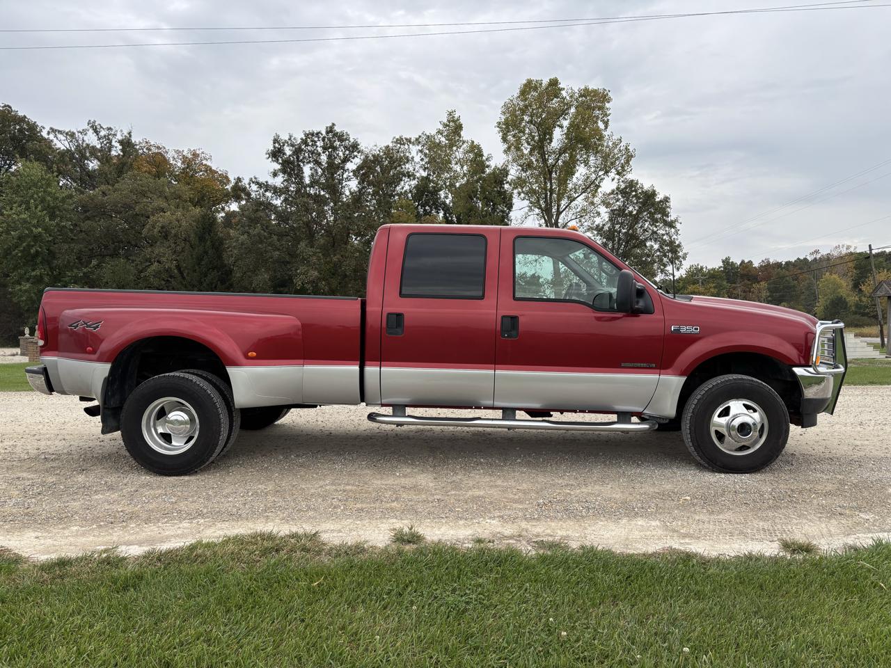 Ford Super Duty F-350 DRW Crew Cab 156" Lariat 4WD 2002