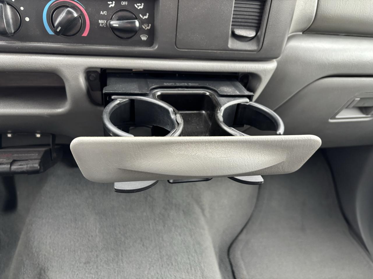 Ford Super Duty F-350 DRW Crew Cab 156" Lariat 4WD 2002