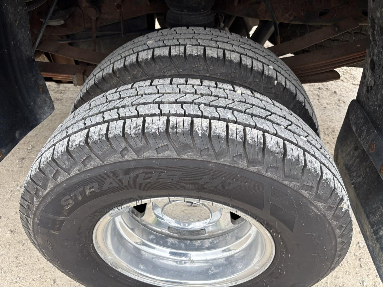 Ford Super Duty F-350 DRW Crew Cab 156" Lariat 4WD 2002