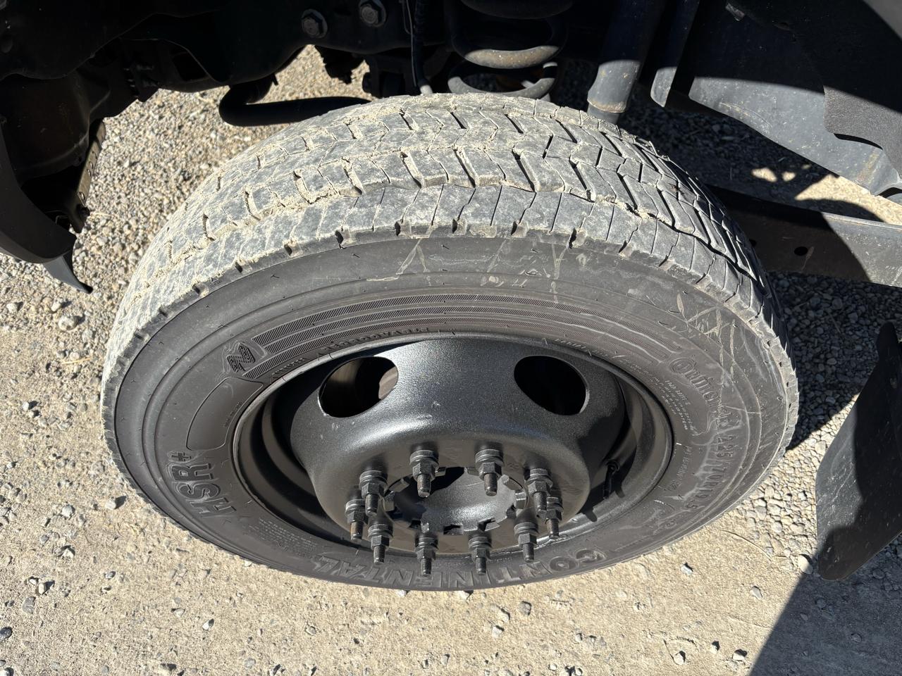 Ford Super Duty F-550 DRW XLT 2WD Reg Cab 145" WB 60" CA 2019