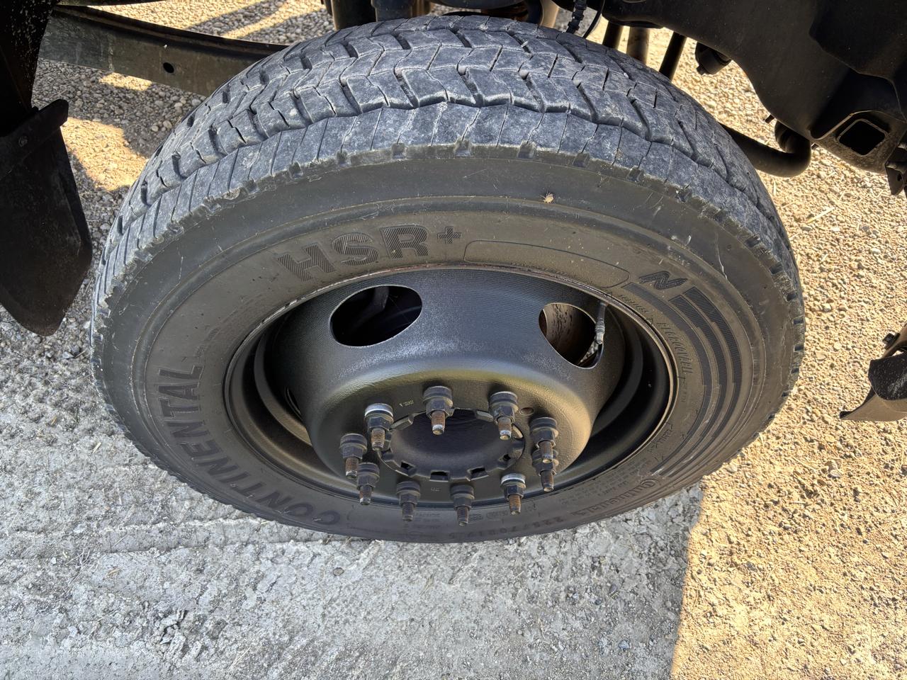 Ford Super Duty F-550 DRW XLT 2WD Reg Cab 145" WB 60" CA 2019
