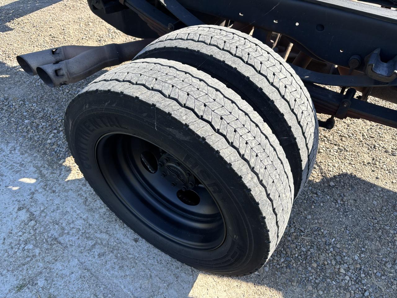 Ford Super Duty F-550 DRW XLT 2WD Reg Cab 145" WB 60" CA 2019
