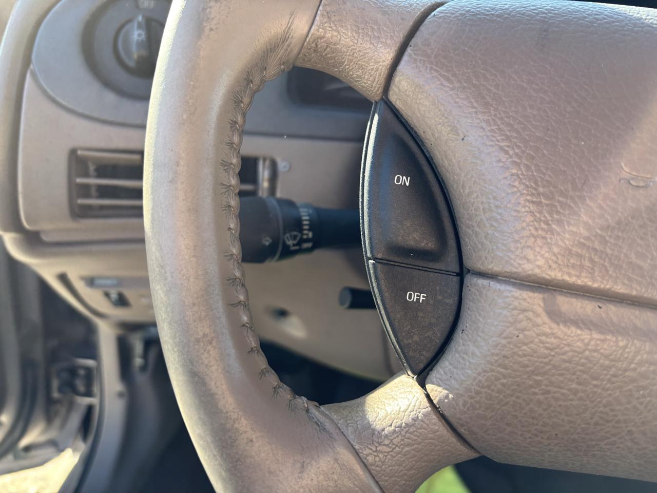 Ford Taurus 4dr Sedan LX 1995