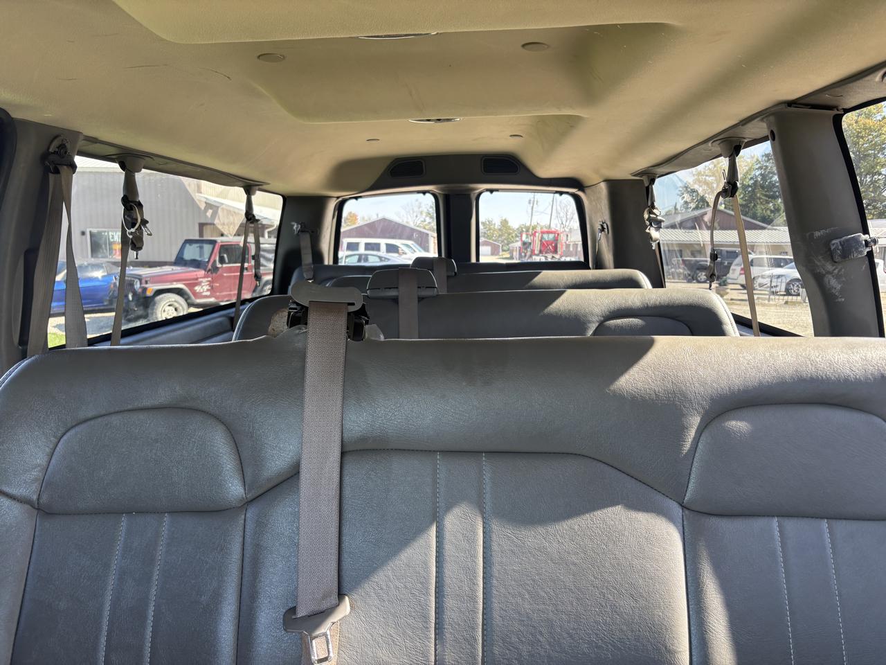 Chevrolet Express Passenger RWD 3500 155" LS 2019