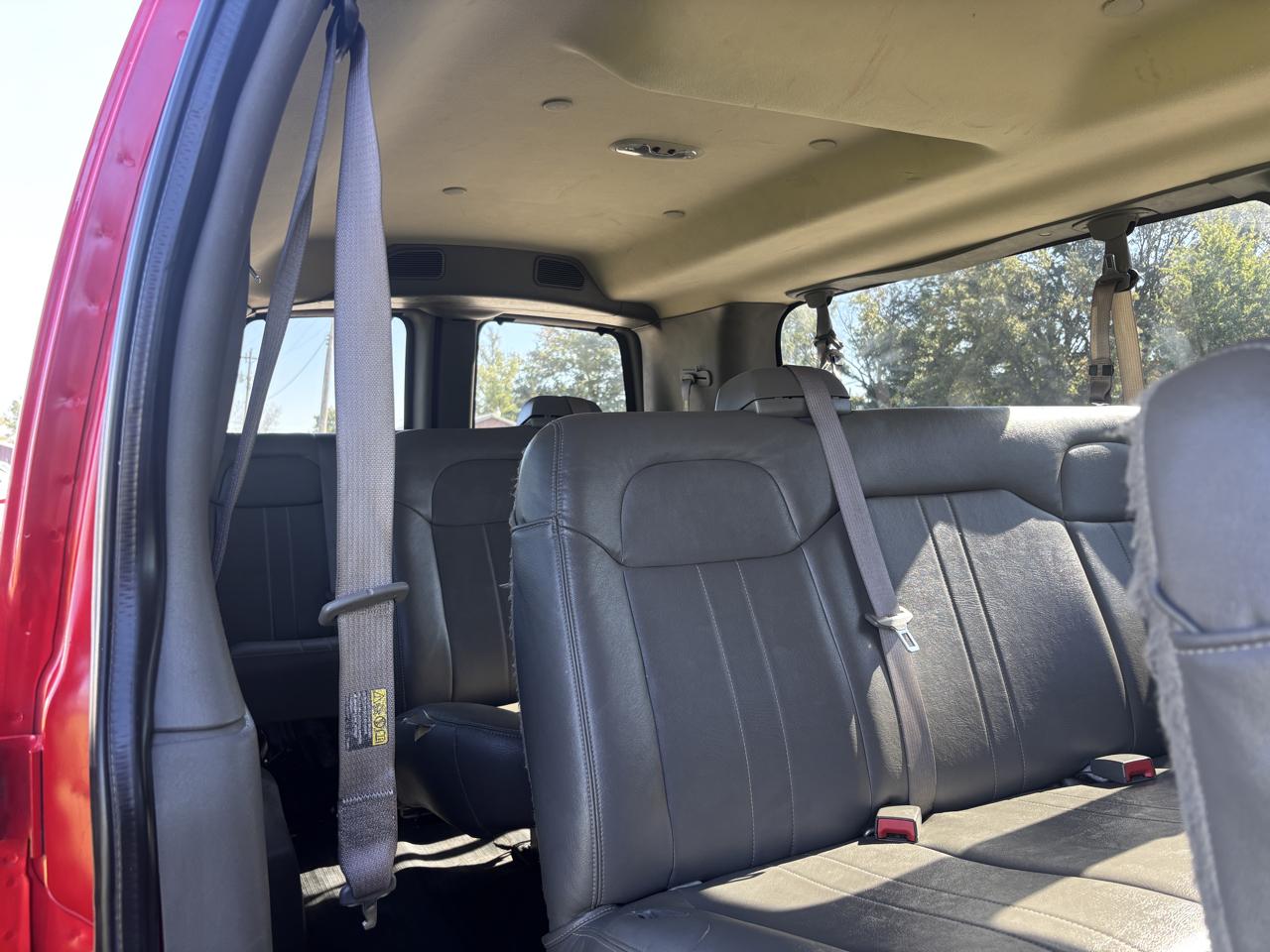 Chevrolet Express Passenger RWD 3500 155" LS 2019