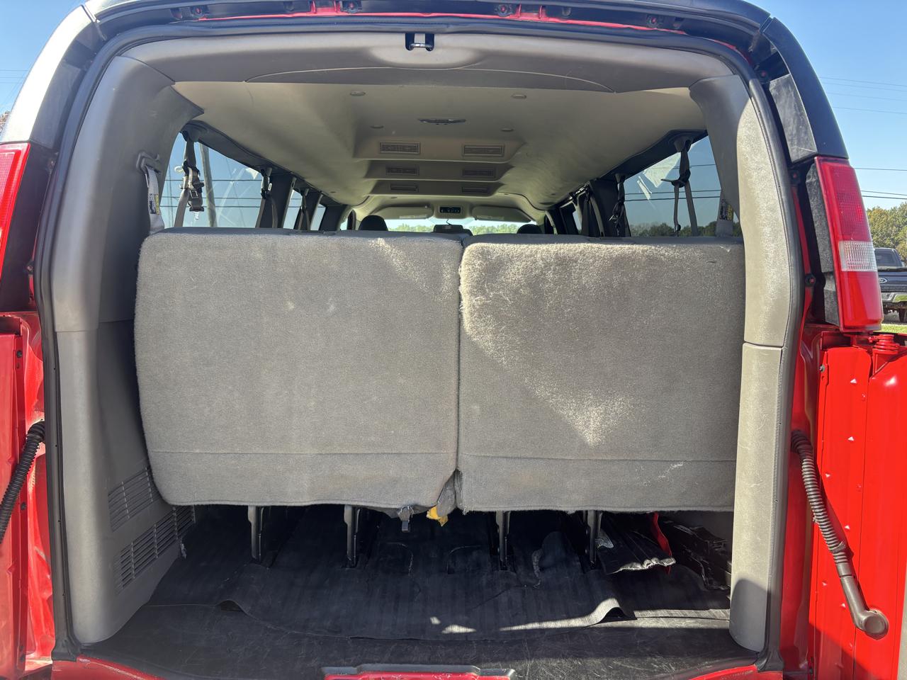 Chevrolet Express Passenger RWD 3500 155" LS 2019