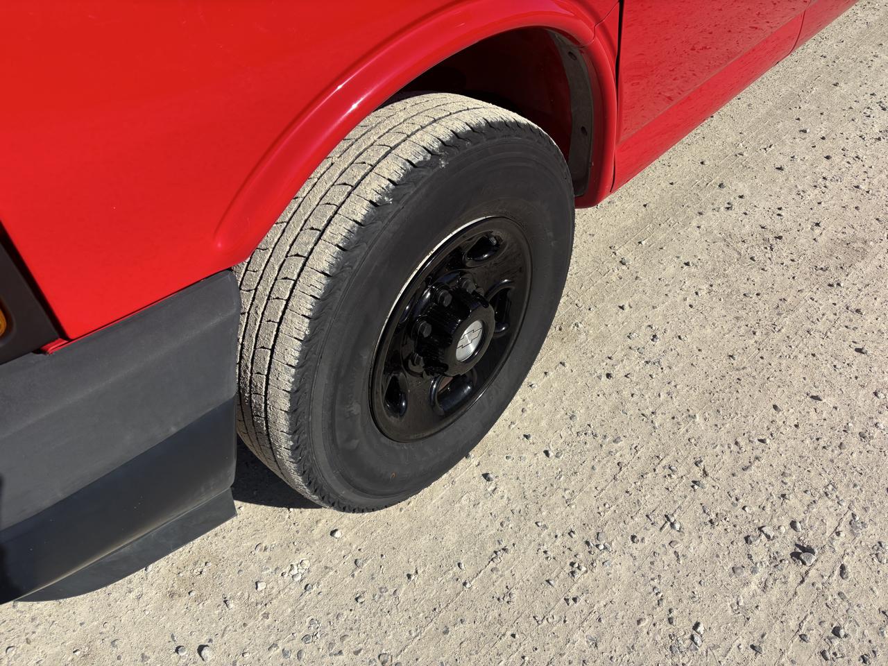 Chevrolet Express Passenger RWD 3500 155" LS 2019