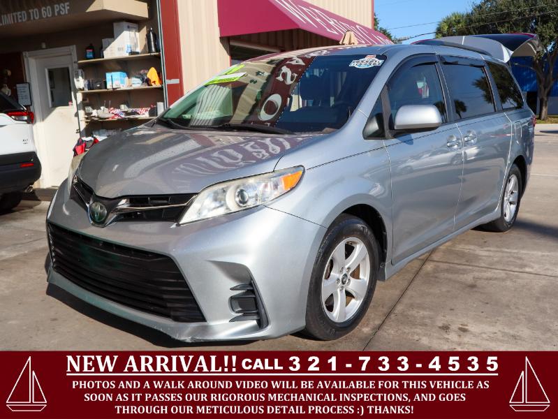 2019 Toyota Sienna LE FWD 8-Passenger