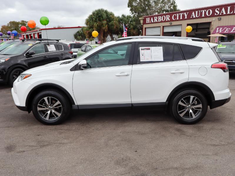 Toyota RAV4 XLE FWD 2017
