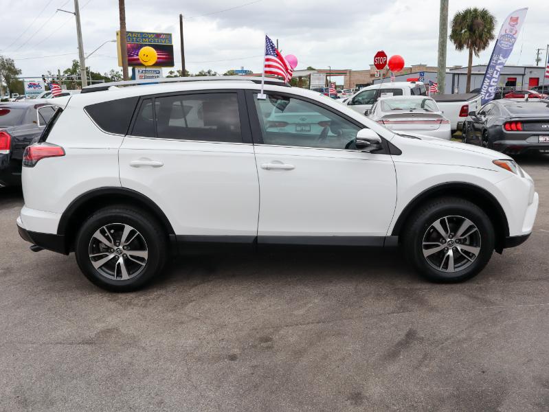 Toyota RAV4 XLE FWD 2017