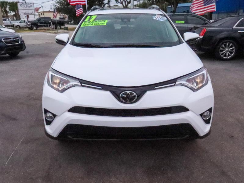 Toyota RAV4 XLE FWD 2017