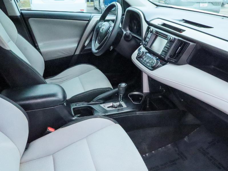 Toyota RAV4 XLE FWD 2017