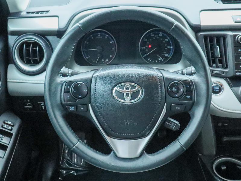 Toyota RAV4 XLE FWD 2017
