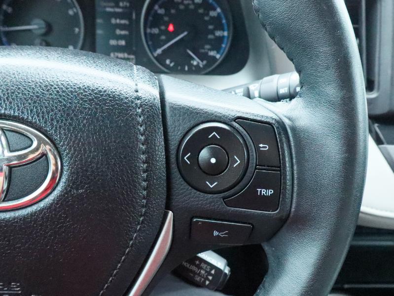 Toyota RAV4 XLE FWD 2017