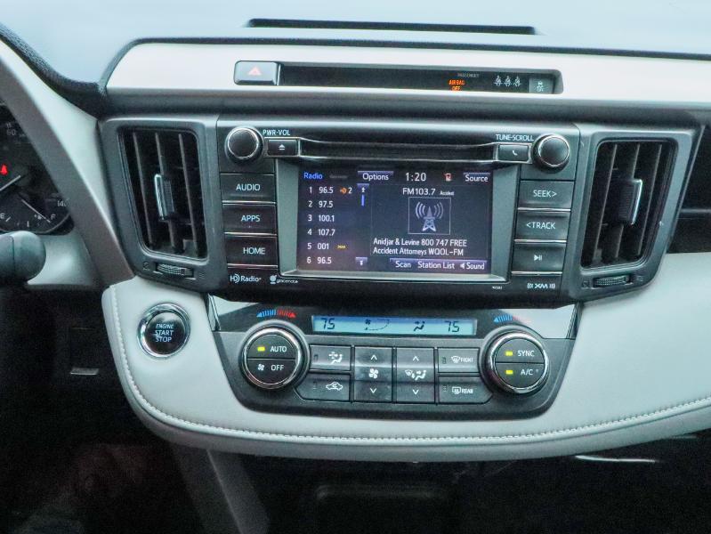 Toyota RAV4 XLE FWD 2017