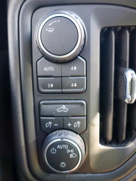 Chevrolet Silverado 1500 4WD Crew Cab 147" Custom Trail Boss 2022