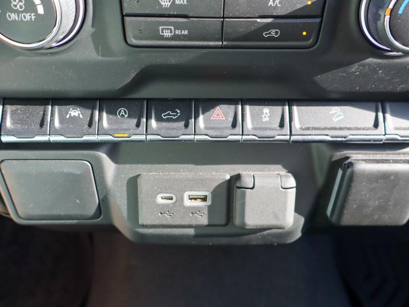 Chevrolet Silverado 1500 4WD Crew Cab 147" Custom Trail Boss 2022