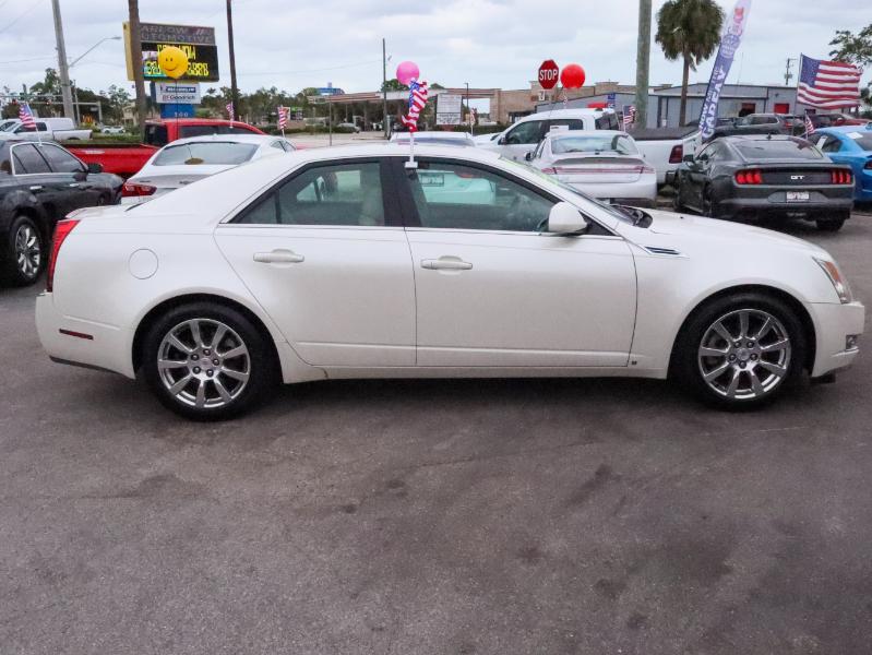 Cadillac CTS 4dr Sdn RWD w/1SB 2009