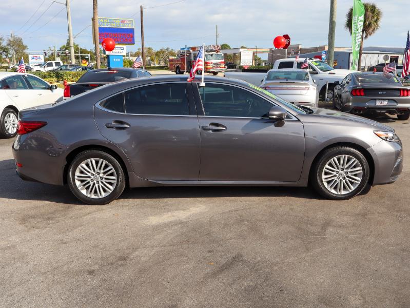 Lexus ES 350 4dr Sdn 2016