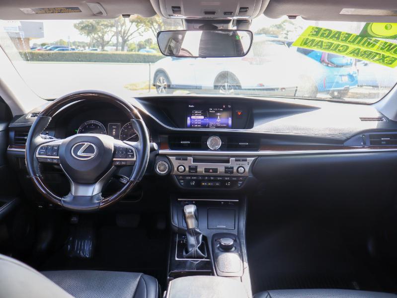 Lexus ES 350 4dr Sdn 2016