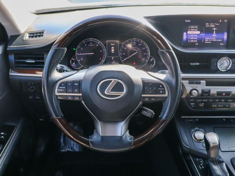 Lexus ES 350 4dr Sdn 2016