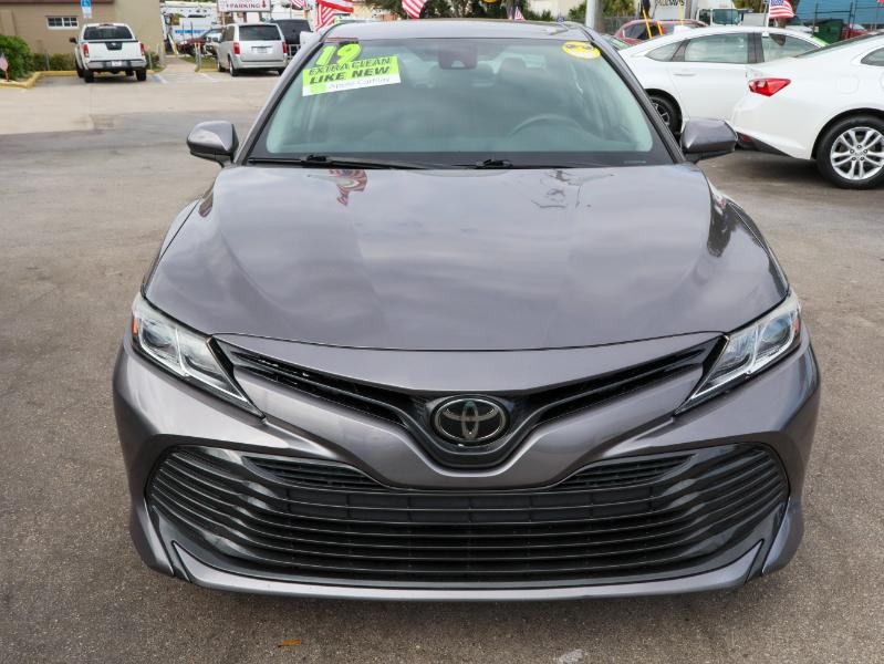 Toyota Camry LE Auto (Natl) 2019