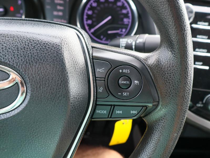 Toyota Camry LE Auto (Natl) 2019