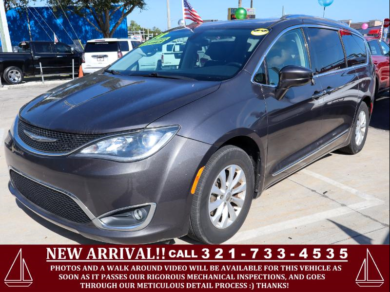 Chrysler Pacifica Touring L FWD 2018
