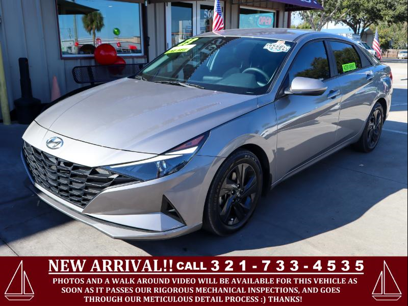 2023 Hyundai Elantra SEL IVT