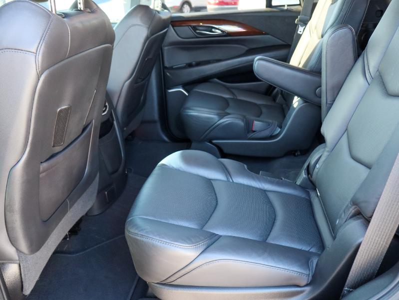 Cadillac Escalade 2WD 4dr Luxury 2019