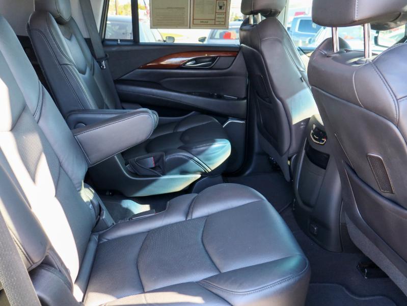 Cadillac Escalade 2WD 4dr Luxury 2019