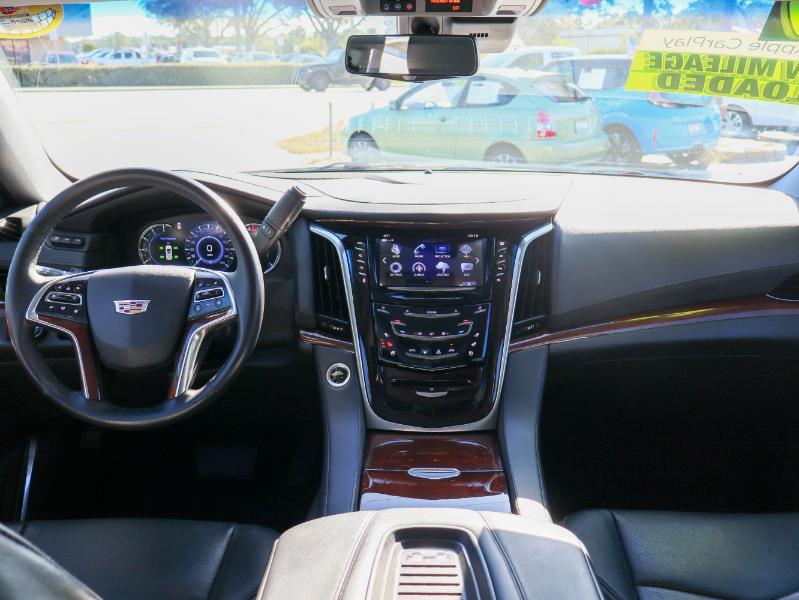 Cadillac Escalade 2WD 4dr Luxury 2019