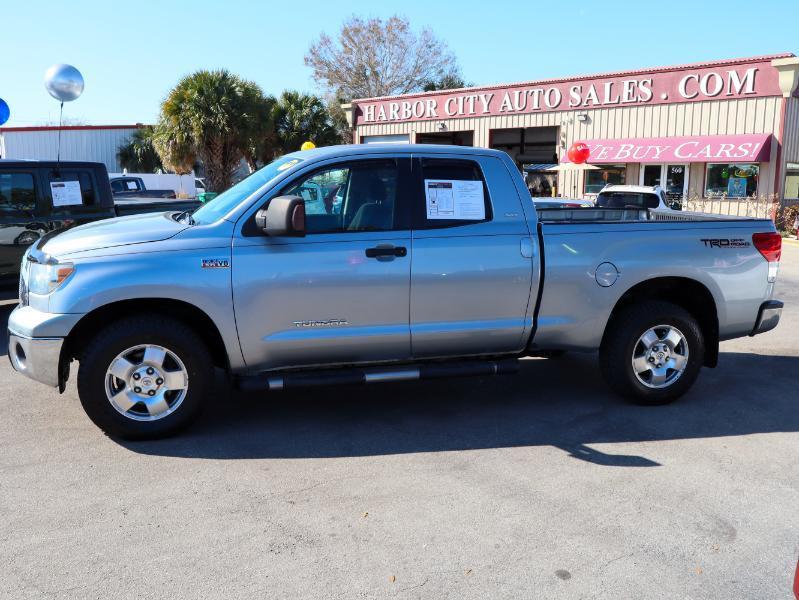 Toyota Tundra 4WD Truck  2011