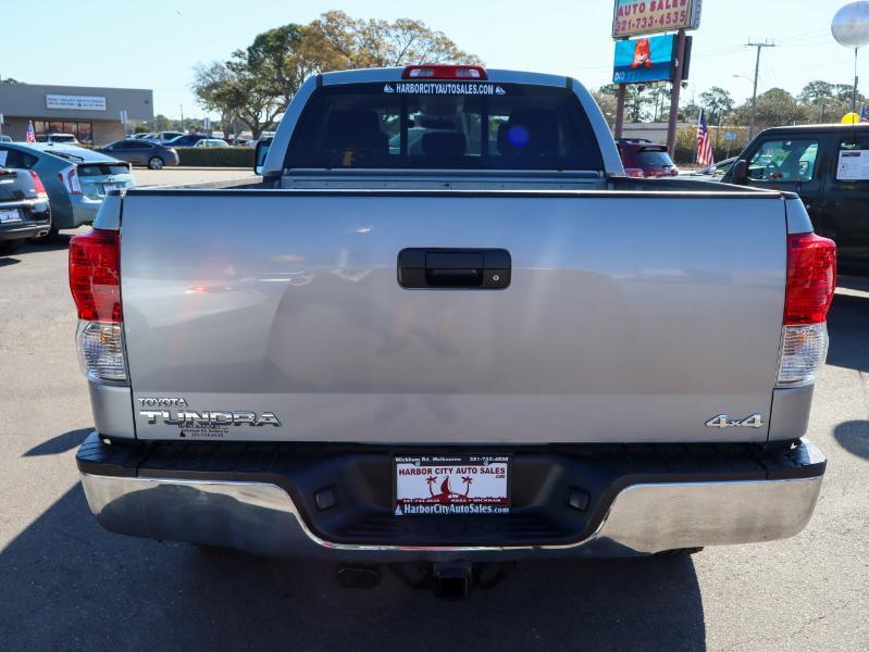 Toyota Tundra 4WD Truck  2011