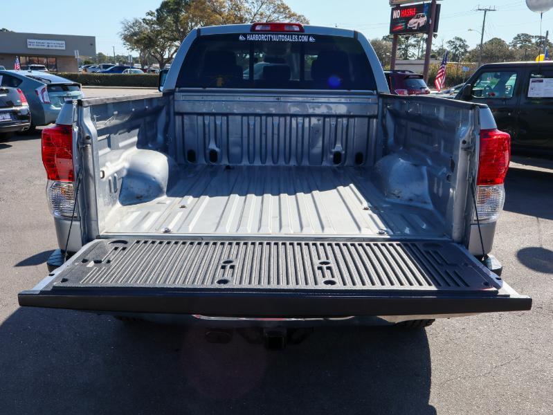 Toyota Tundra 4WD Truck  2011