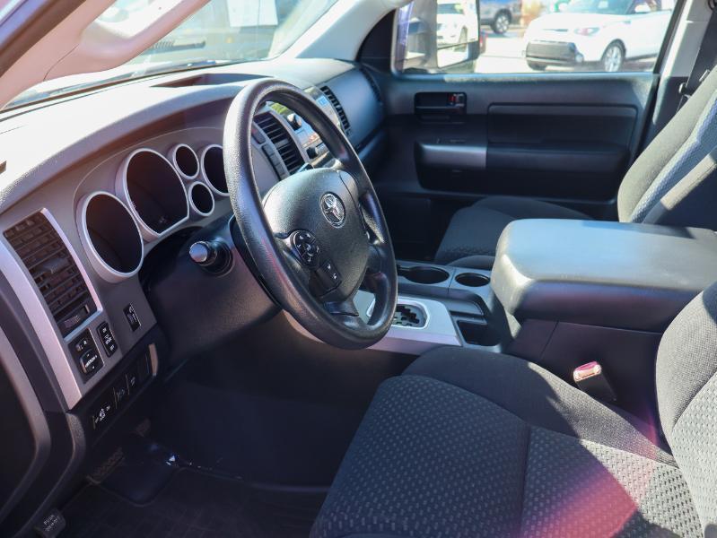 Toyota Tundra 4WD Truck  2011