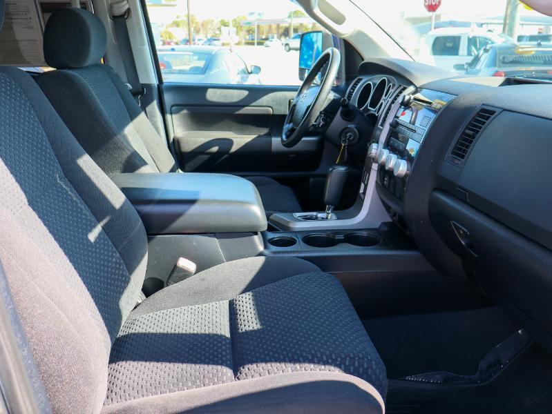 Toyota Tundra 4WD Truck  2011