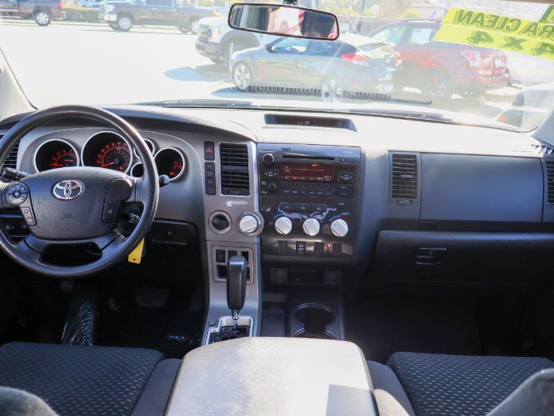 Toyota Tundra 4WD Truck  2011