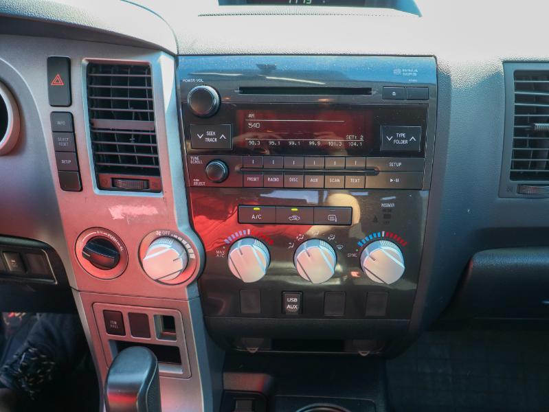 Toyota Tundra 4WD Truck  2011