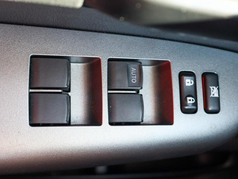 Toyota Tundra 4WD Truck  2011