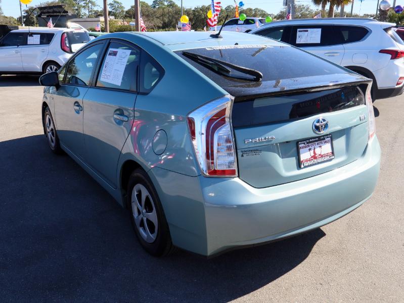 Toyota Prius Four 2013