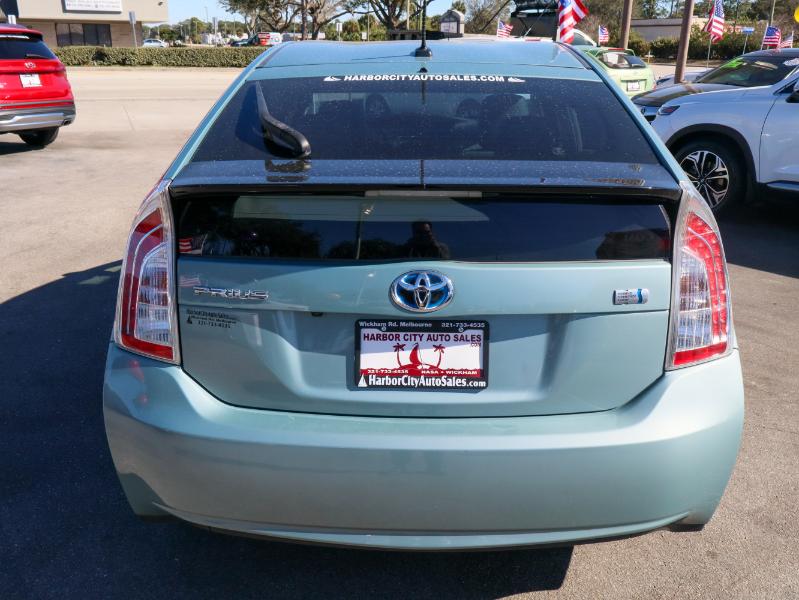 Toyota Prius Four 2013
