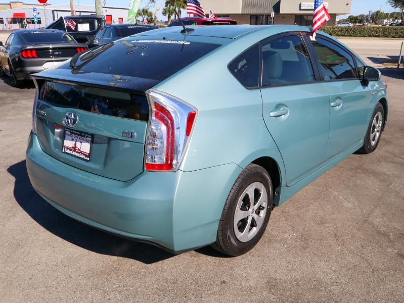 Toyota Prius Four 2013
