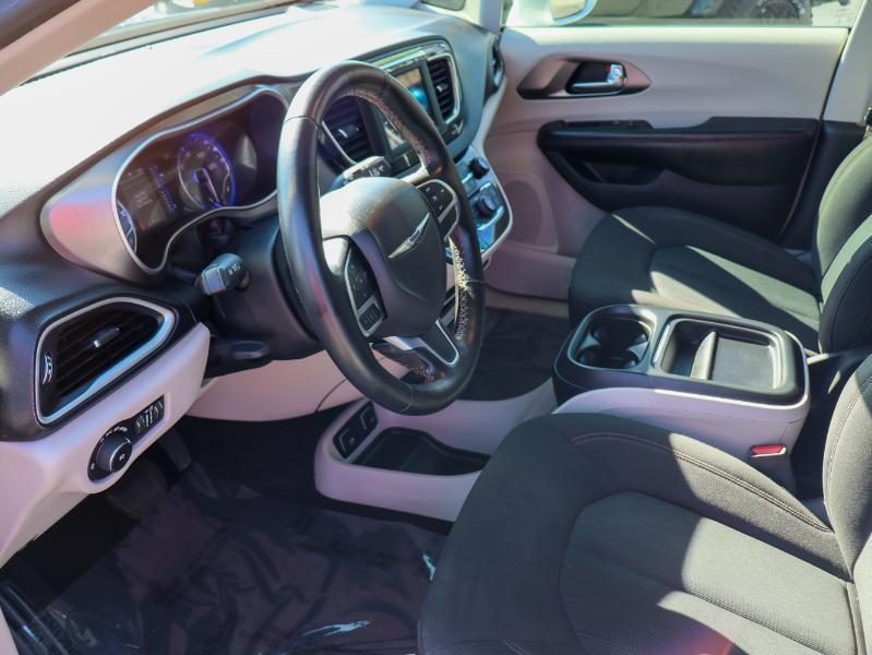 Chrysler Pacifica Touring FWD 2020