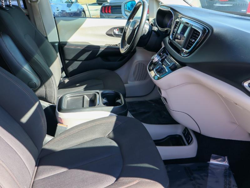 Chrysler Pacifica Touring FWD 2020