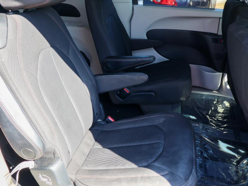 Chrysler Pacifica Touring FWD 2020