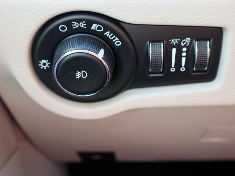 Chrysler Pacifica Touring FWD 2020