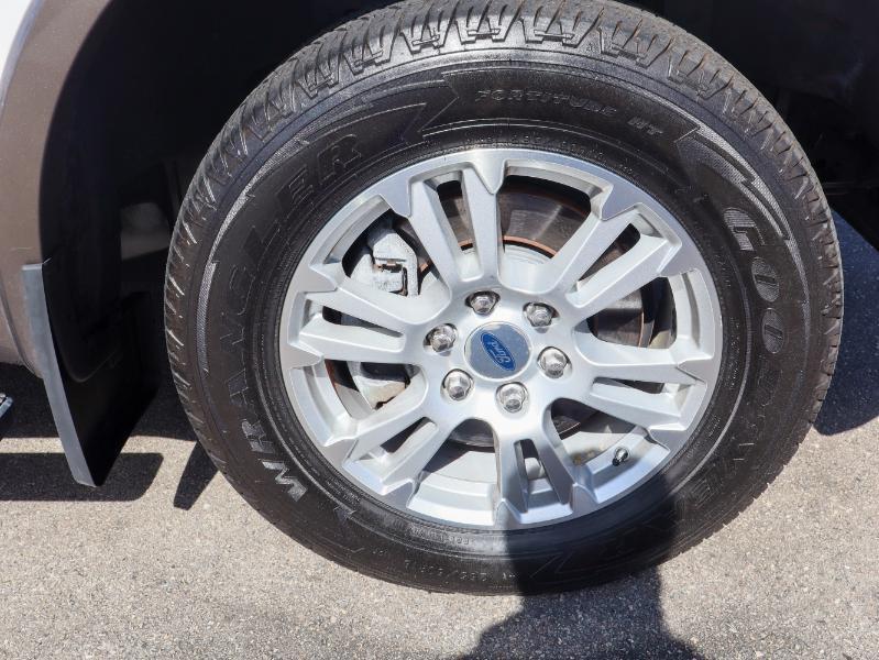 Ford F-150 2WD SuperCab 145" Lariat 2015