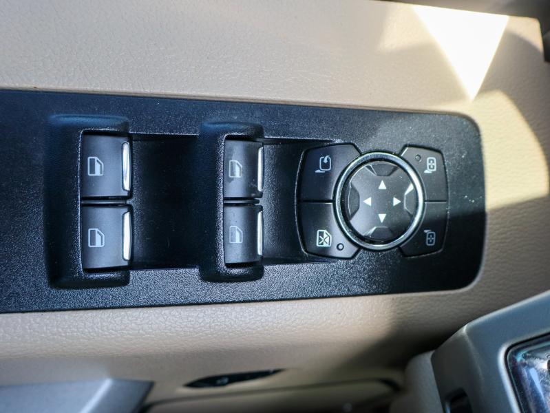 Ford F-150 2WD SuperCab 145" Lariat 2015