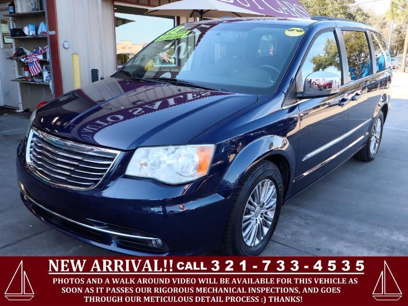 2013 Chrysler Town & Country 4dr Wgn Touring-L